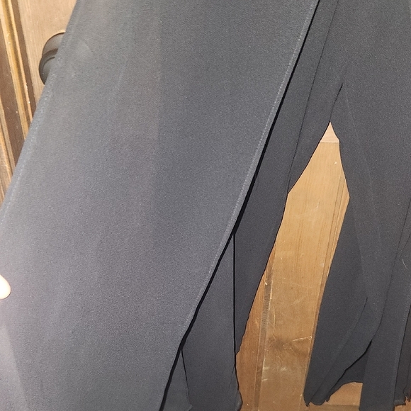 Elegant Black Women's Jumpsuit - Picture 3 of 6